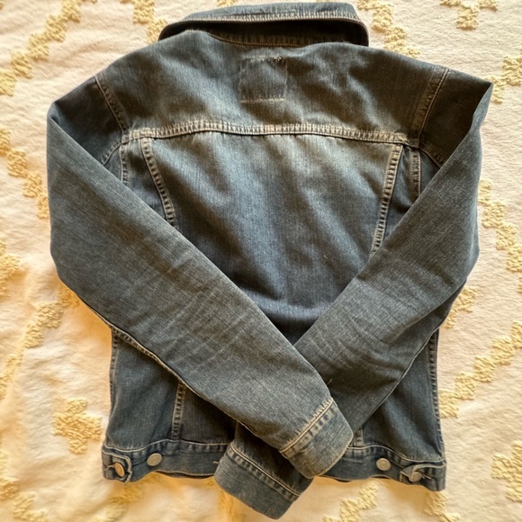 Sisley vintage Denim jacket. Small. Great condition. Very flattering Jean jacket - Picture 8 of 12